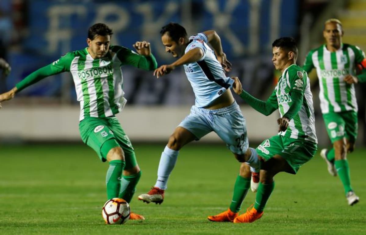Al final el Atlético Nacional tuvo la gran opción de empatar el partido por medio de un tiro penalti que Reinaldo Lenis falló, con un remate que envió lejos del arco. AP.