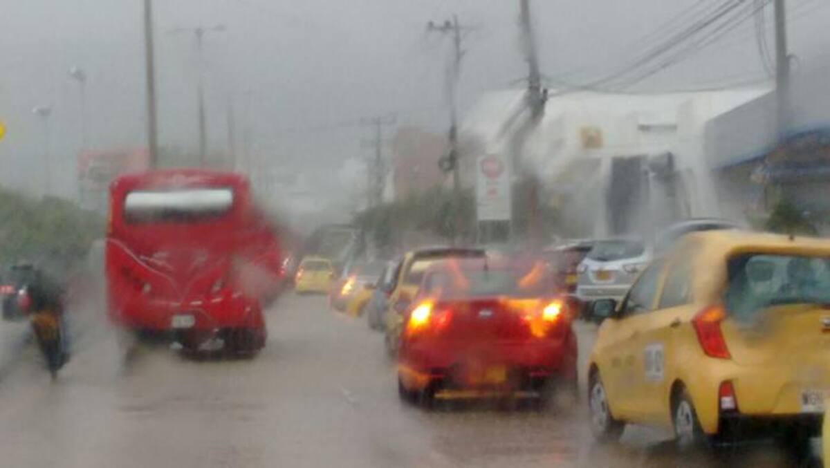 Calles inundadas y trancones estuvieron a la orden del día en Cartagena. Zenia Valdelamar- El Universal.