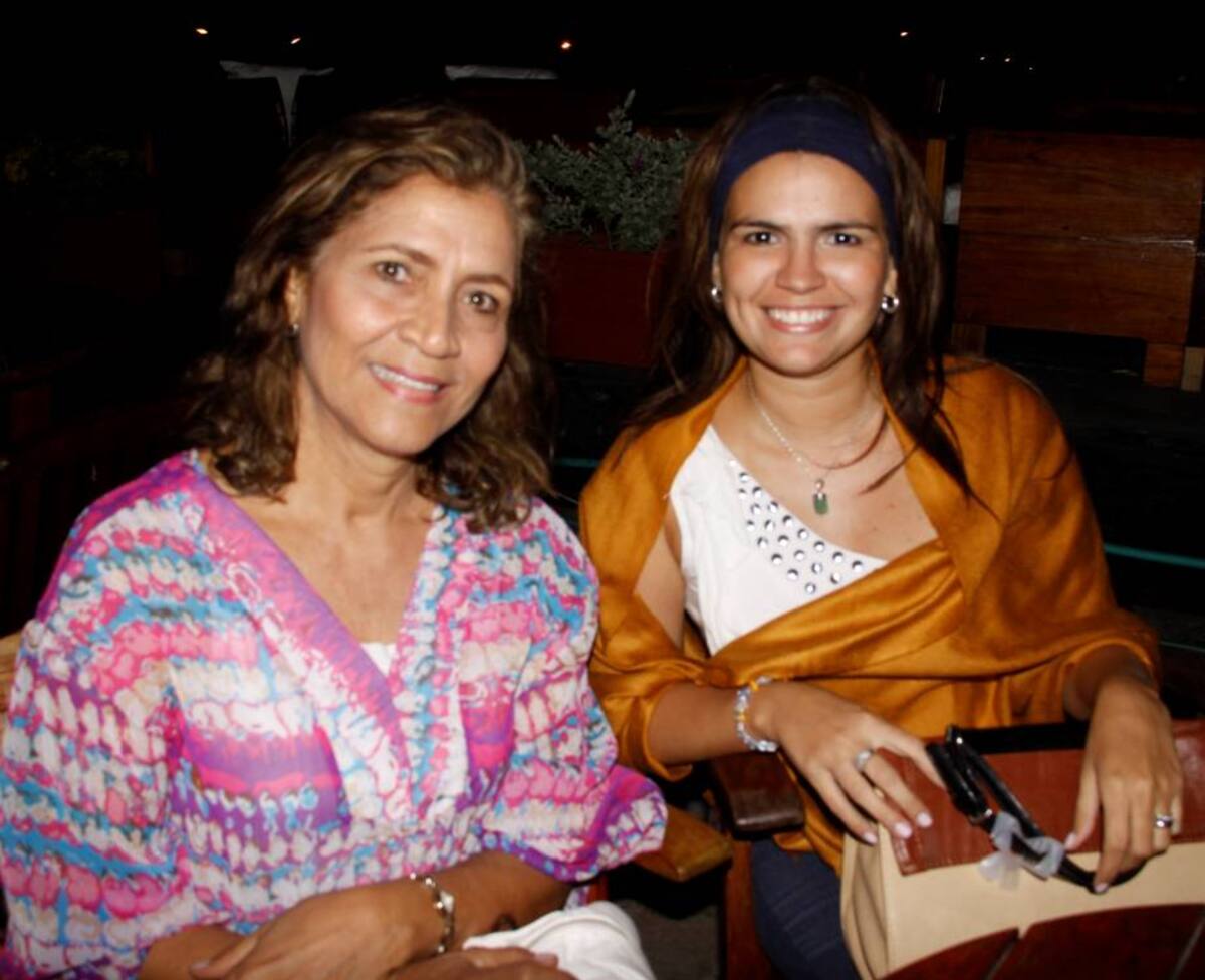 Sonia Yacamán de Bermúdez y Carmen Sofía Lemaitre.