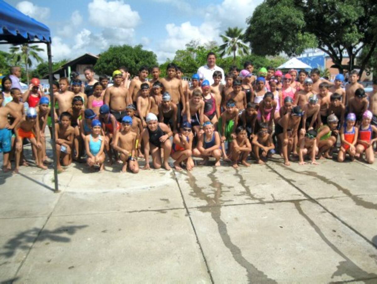Niños de diferentes colegios de Montería participaron ayer del Festival Escolar de Natación de la Alcaldía de Montería.