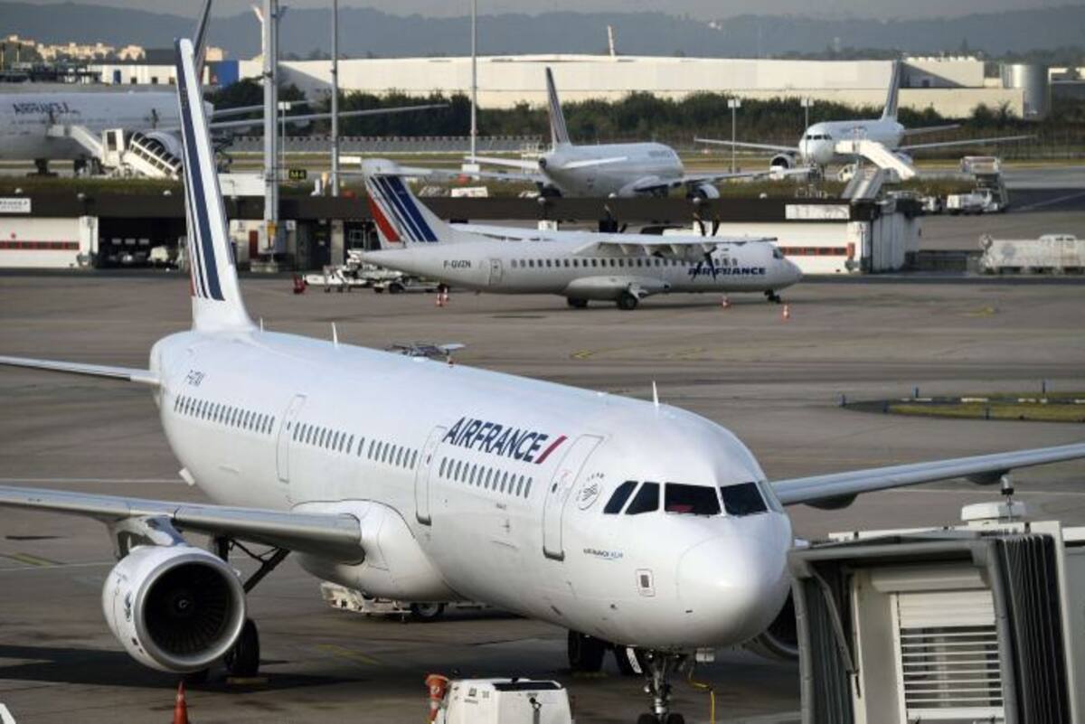 Los pilotos de Air Frence temen perder sus empleos con la nueva estrategia que planea implementar la compañía. AFP ERIC FEFERBERG