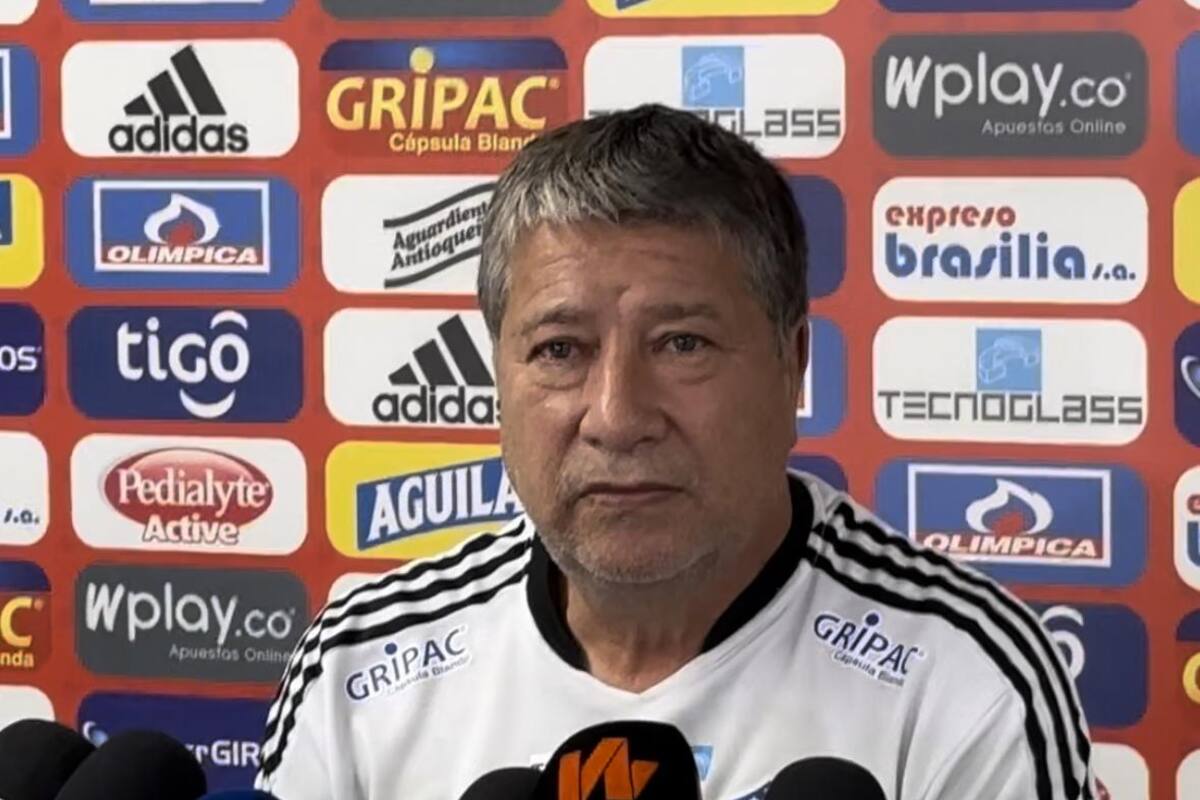 Esta tarde se oficializaría la salida de "Bolillo" Gómez de Junior
