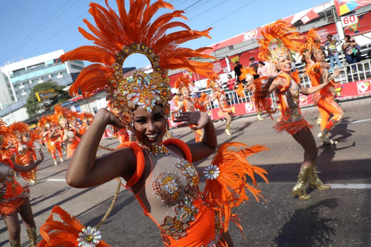La tradición y la fantasía se pasearon este lunes por la Vía 40