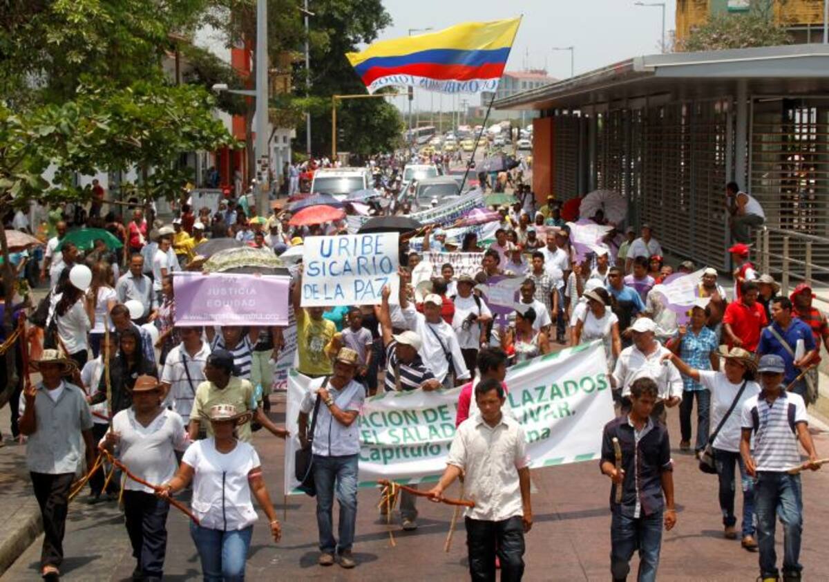 La marcha se inició a las 9 de la mañana en el barrio El Recreo y llegó al Centro al medio día. LUIS HERRÁN - EL UNIVERSAL -