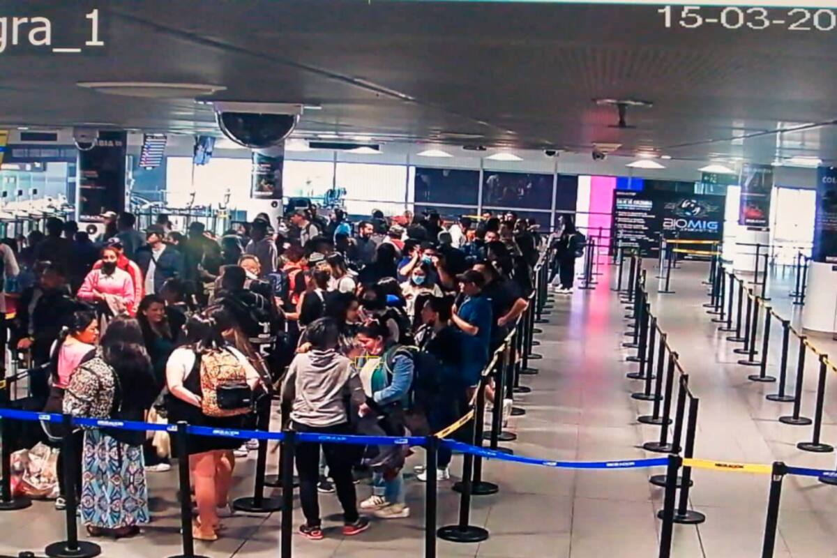 Colapso en el Aeropuerto El Dorado por caída de servicio biométrico