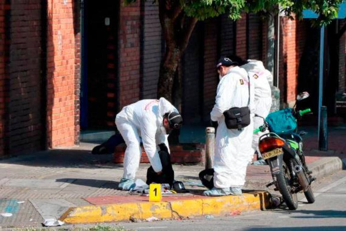 En un atraco, hombre es abatido por policía que acababa de entrar a turno