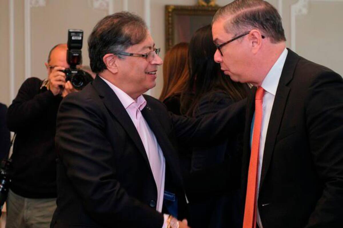 “La línea roja es la Ley 100”: Liberales a Petro sobre reforma a la salud