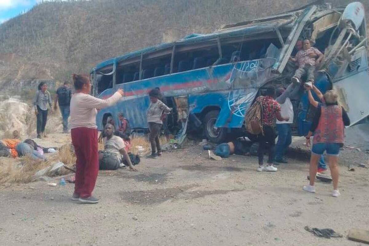 ¡Triste! Migrantes colombianos mueren en trágico accidente de autobús