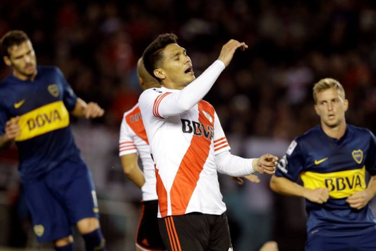 "Teo" Gutiérrez sufrió un desgarro y llegará con lo justo a la Copa América. AP Victor R. Caivano
