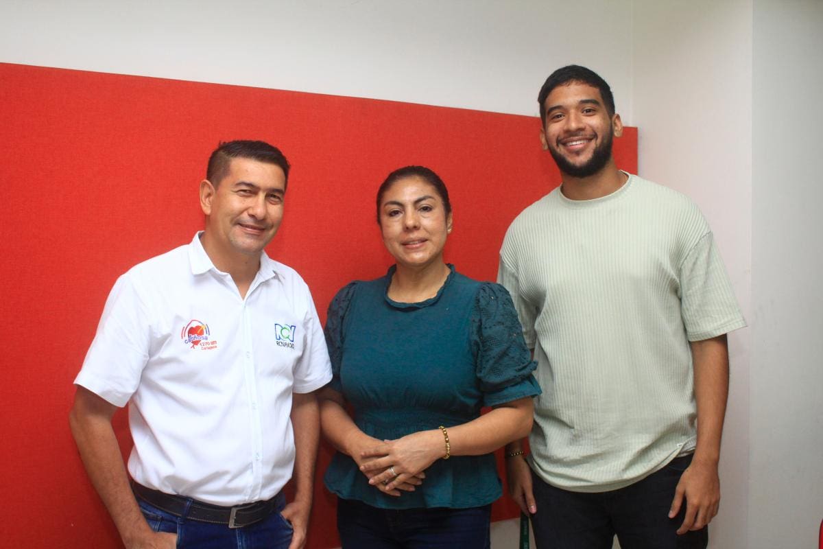 Orlando Ramos, Milena Conrado y John García.