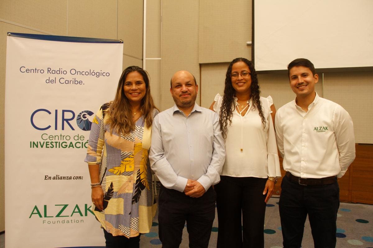 Dra. Luz Eliana Mendoza, gerente general CROC, Dr. Alexander Sanmiguel Wong, director científico CROC, Dra. Katty del Valle, directora administrativa CROC, Nelson Rafael Alvis Zakzuk, gerente general Alzak Foundation.