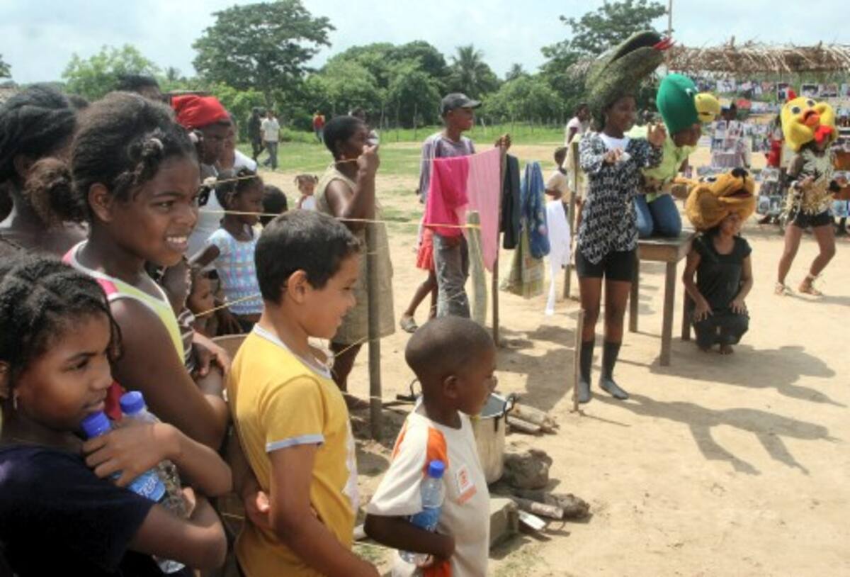 Los niños y niñas de Libertad, en San Onofre se benefician con un parque infantil dentro de este Programa. ARCHIVO/