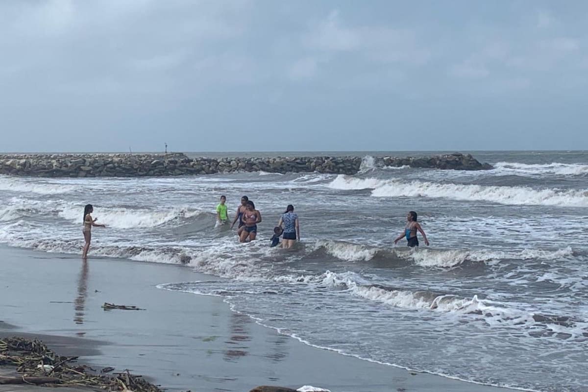 Capitanía de Puerto advierte sobre oleaje y fuertes vientos en el Caribe