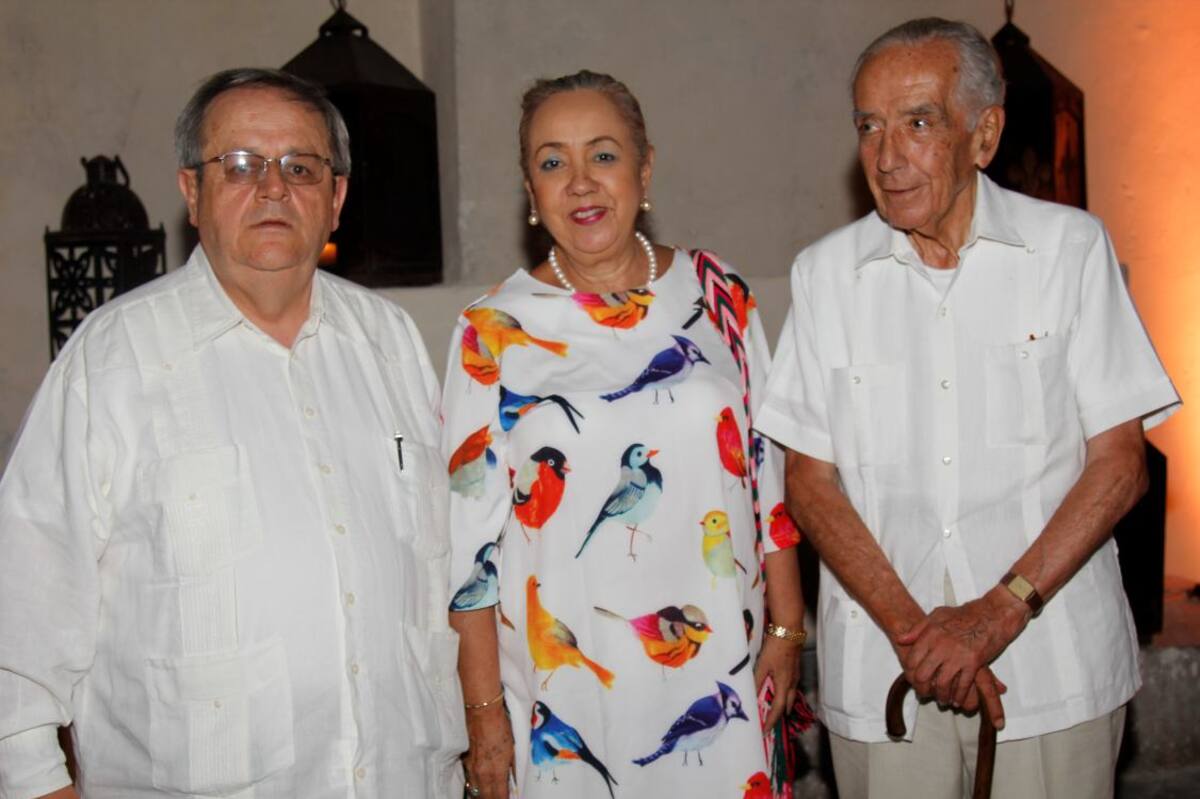 William Calderón, María Paulina Espinosa y Enrique Gómez Hurtado.