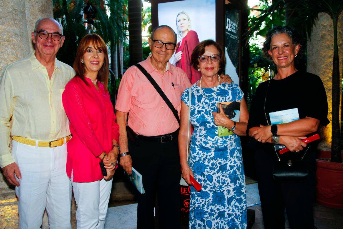 Martín Ibarra, Carmenza Gómez, Gregorio Vélez, María Ángela Ferro y Ana María Ferro.