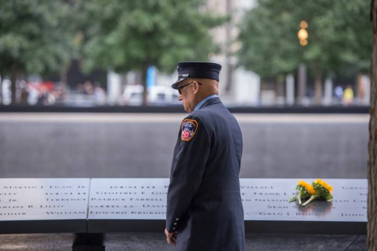 En Nueva York, la ceremonia se llevaba a cabo en el National September 11 Memorial Plaza, inaugurado en 2011 en el lugar donde se levantaban las Torres Gemelas del World Trade Center. AP Bryan R. Smith