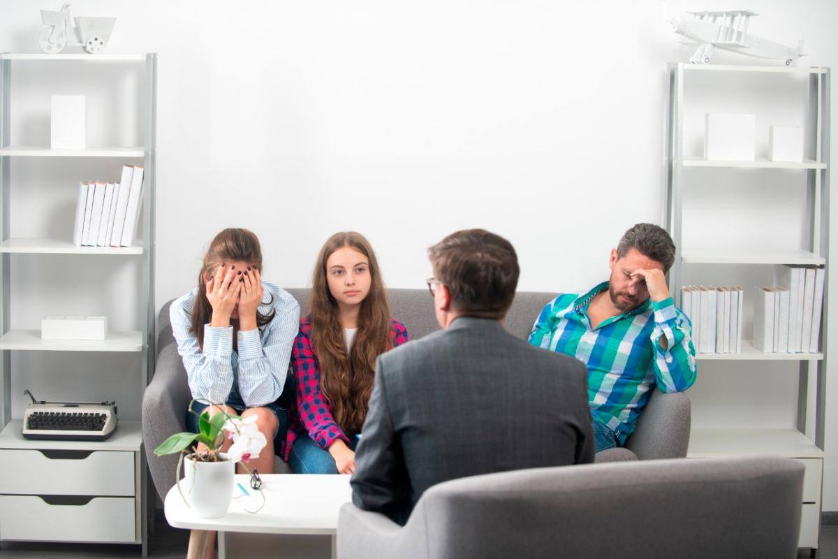 ¿Cómo sé si necesito ir al psicólogo?: patrones familiares tóxicos