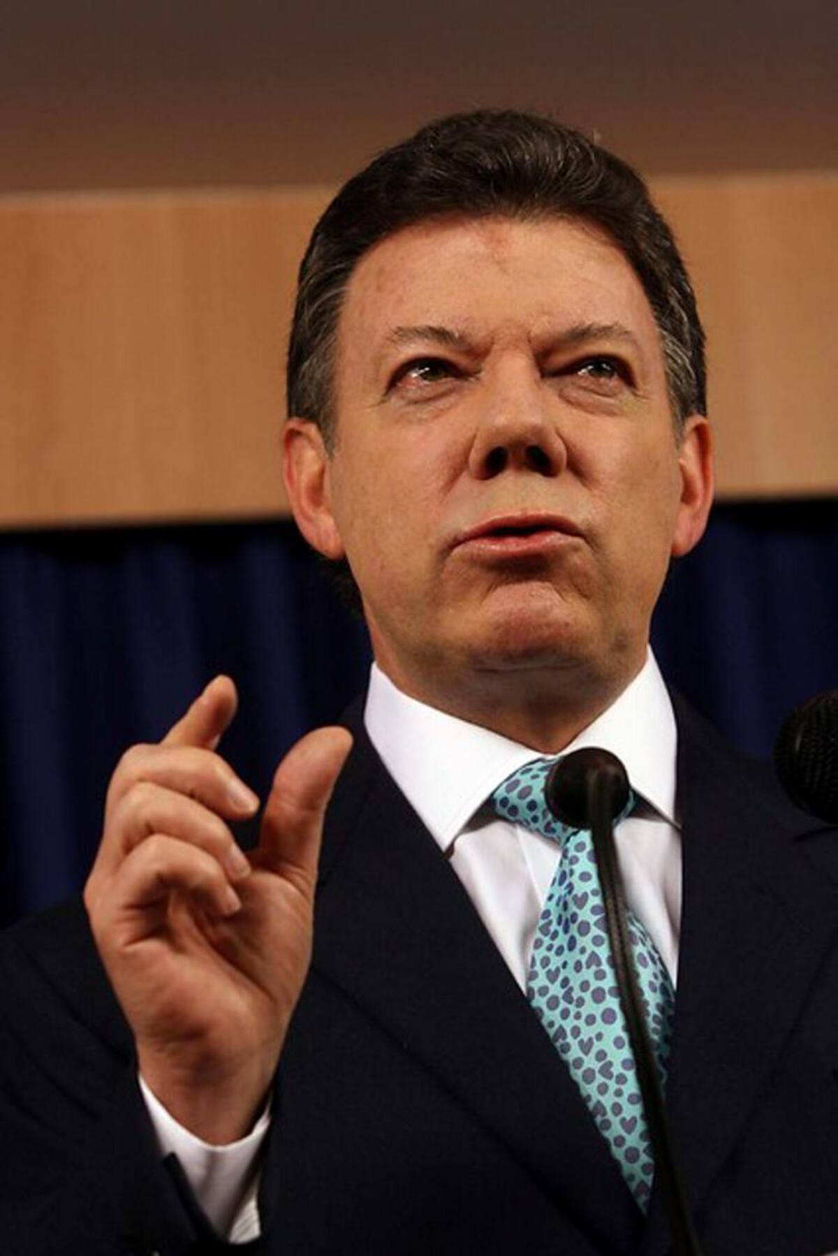 El presidente Juan Manuel Santos promulgó este martes, desde Buenaventura, la Ley de Distritos, que busca otorgar más capacidad de coordinación y recursos a los Distritos del país. Colprensa