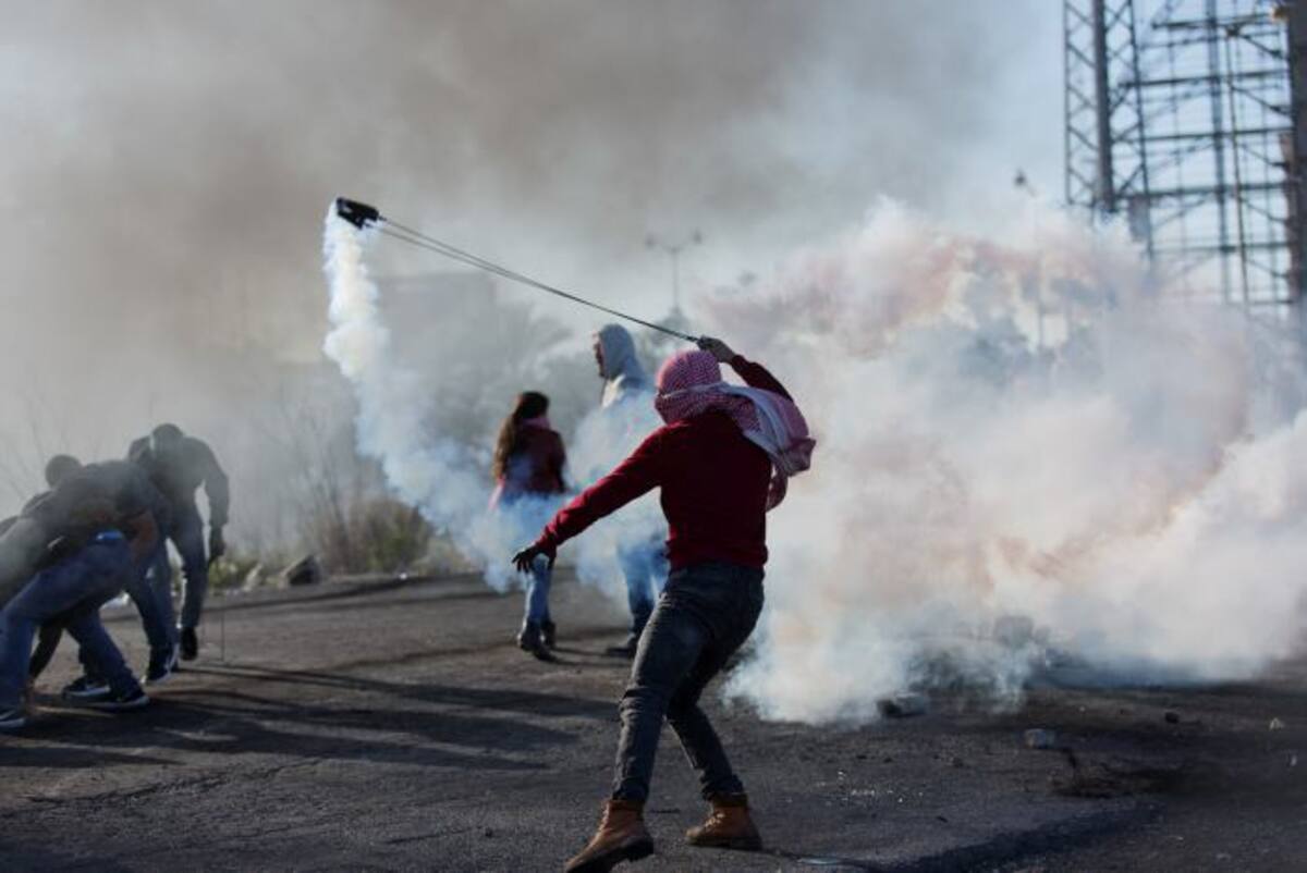 Cientos de palestinos resultaron heridos en enfrentamientos con las fuerzas de seguridad en Jerusalén Este, Gaza y Cisjordania. EFE
