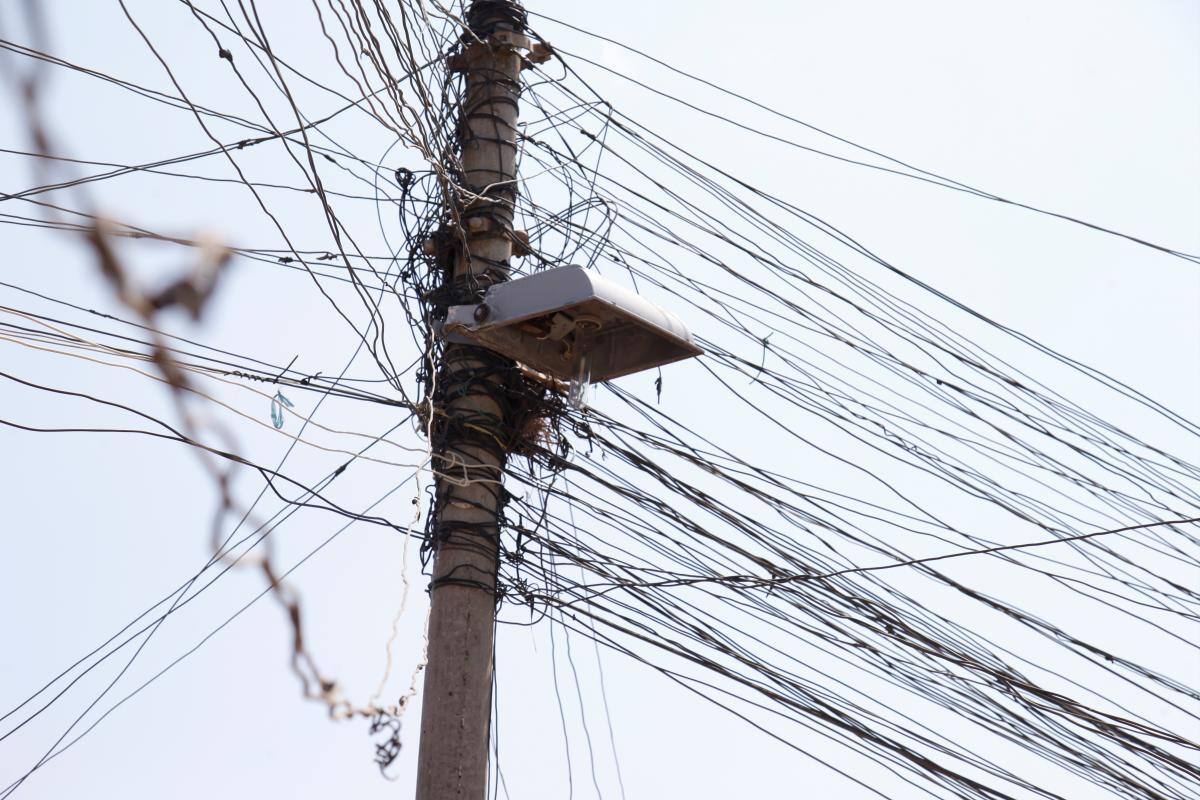 Más de 30 mil familias viven en subnormalidad eléctrica