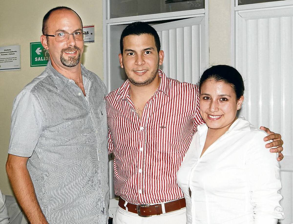 Max Bevis, Nayib Jassir y Carolina Serrano.