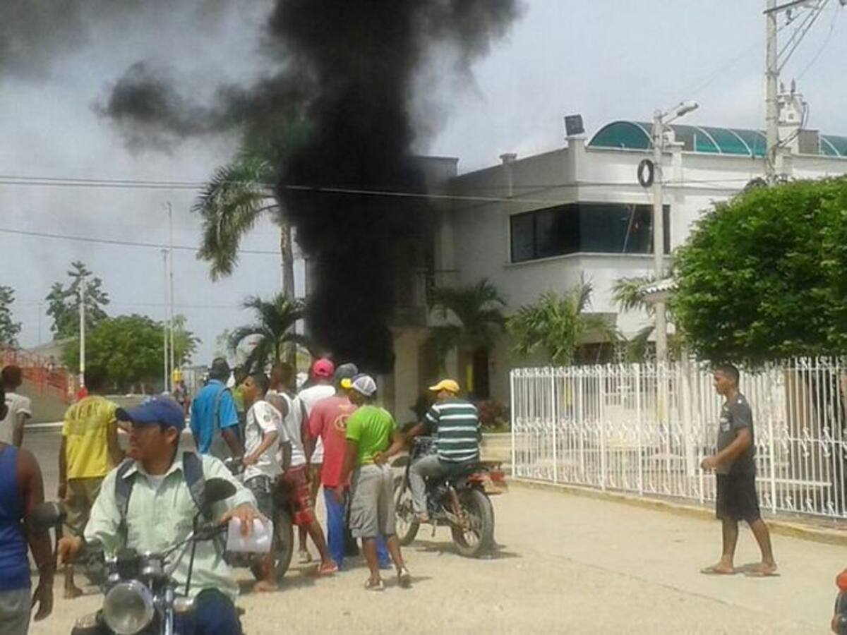 Los habitantes del pueblo hicieron una asonada para repudiar el hecho. COLPRENSA