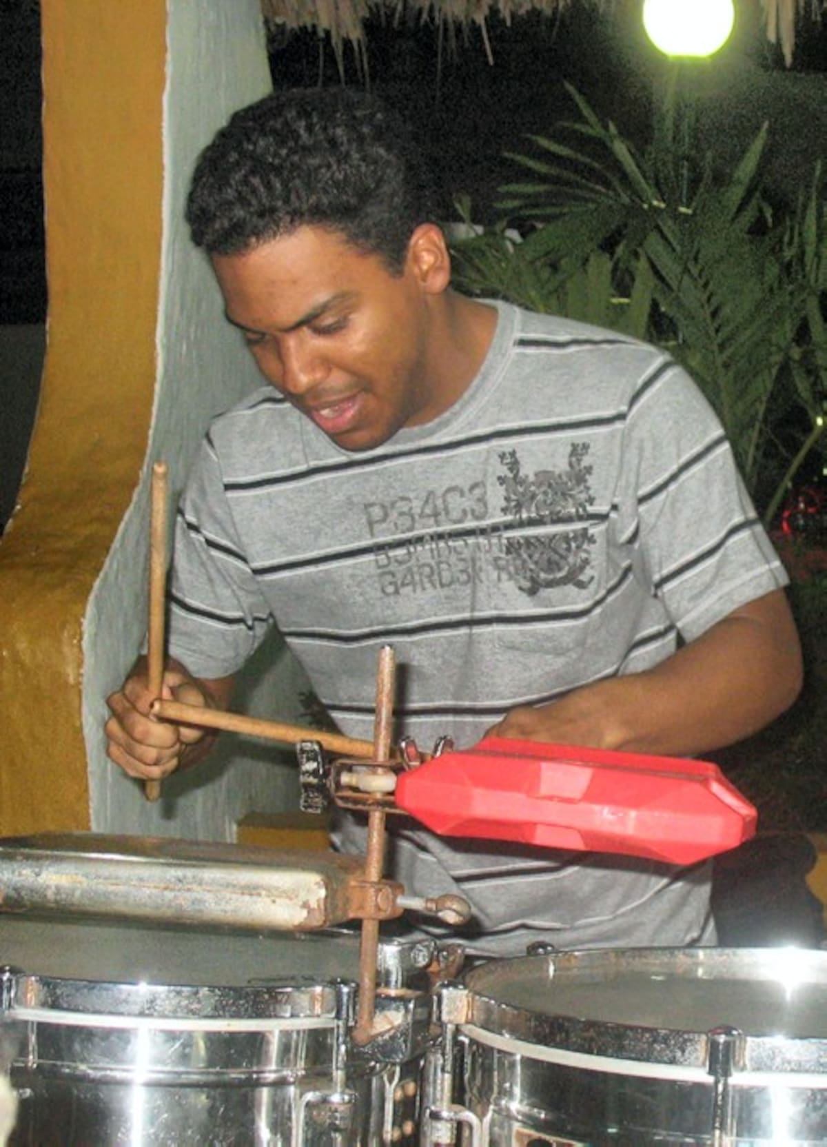Cristian del Real en el timbal. CORTESÍA JOHN ZAMORA