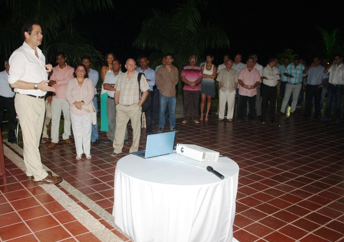 El exministro Germán Vargas instalando fundación Buen Gobierno en Montería.