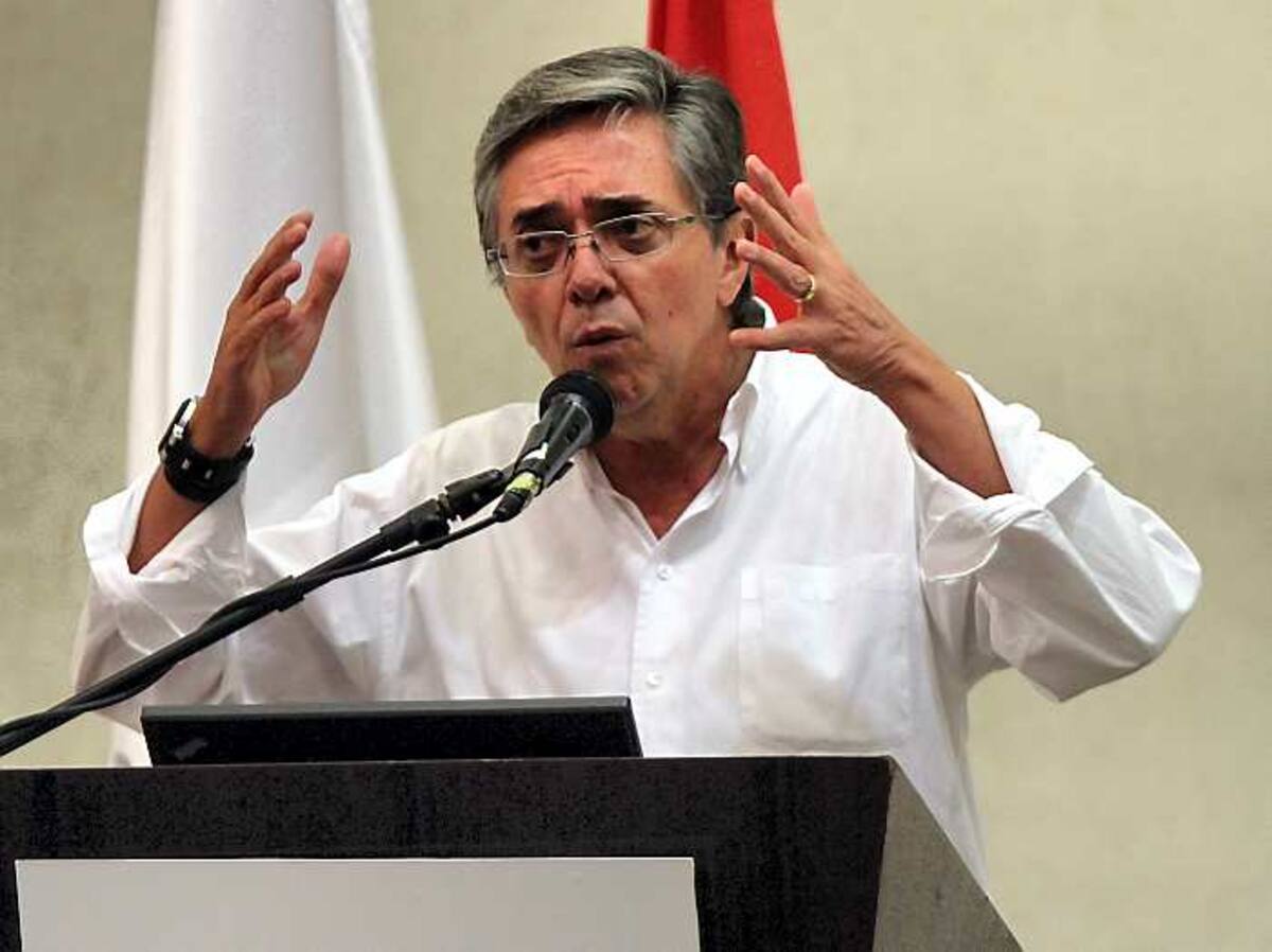 El ministro de Transporte, Germán Cardona, advirtió sobre presuntos hallazgos de empresas que están presentando balances inflados con tal de obtener una licitación en entidades adscritas al Ministerio. Aroldo Mestre/ El Universal