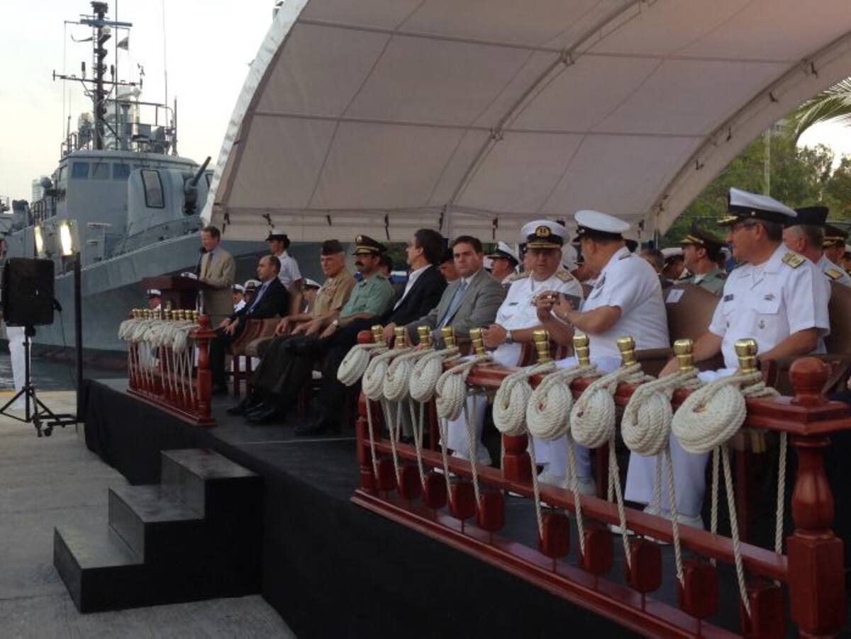 La ceremonia contó con la presencia Juan Carlos Pinzón Bueno, Ministro de Defensa Nacional, el Embajador de los Estados Unidos en Colombia, Kevin Whitaker y el señor Almirante Hernando Wills Vélez, Comandante de la Armada Nacional entre otros altos funcionarios de ambos Gobiernos. MONICA CASILLA / ELUNIVERSAL.COM.CO