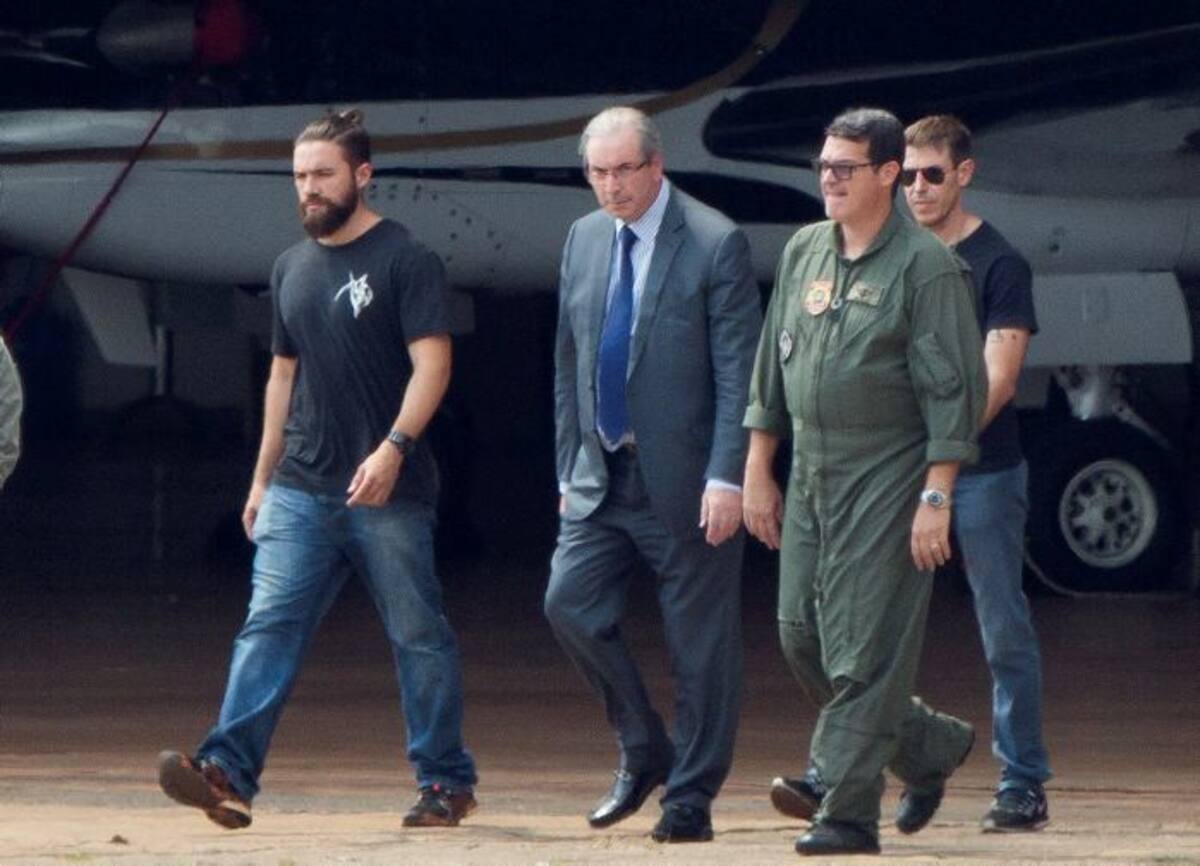 Eduardo Cunha fue arrestado en la capital, Brasilia, y luego fue llevado en avión a la ciudad de Curitiba. AP Michael Melo