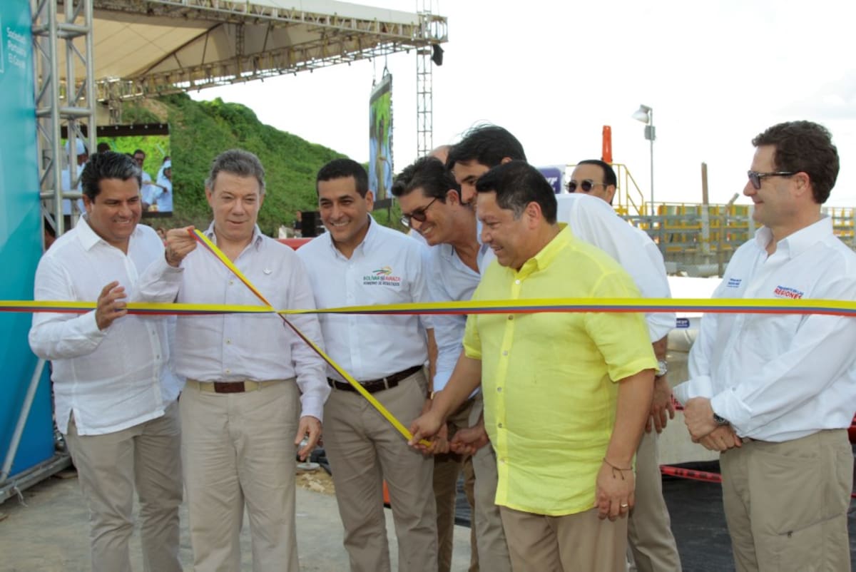 Inauguración de la primera terminal de importación de gas natural licuado. Luis Eduardo Herrán - El Universal