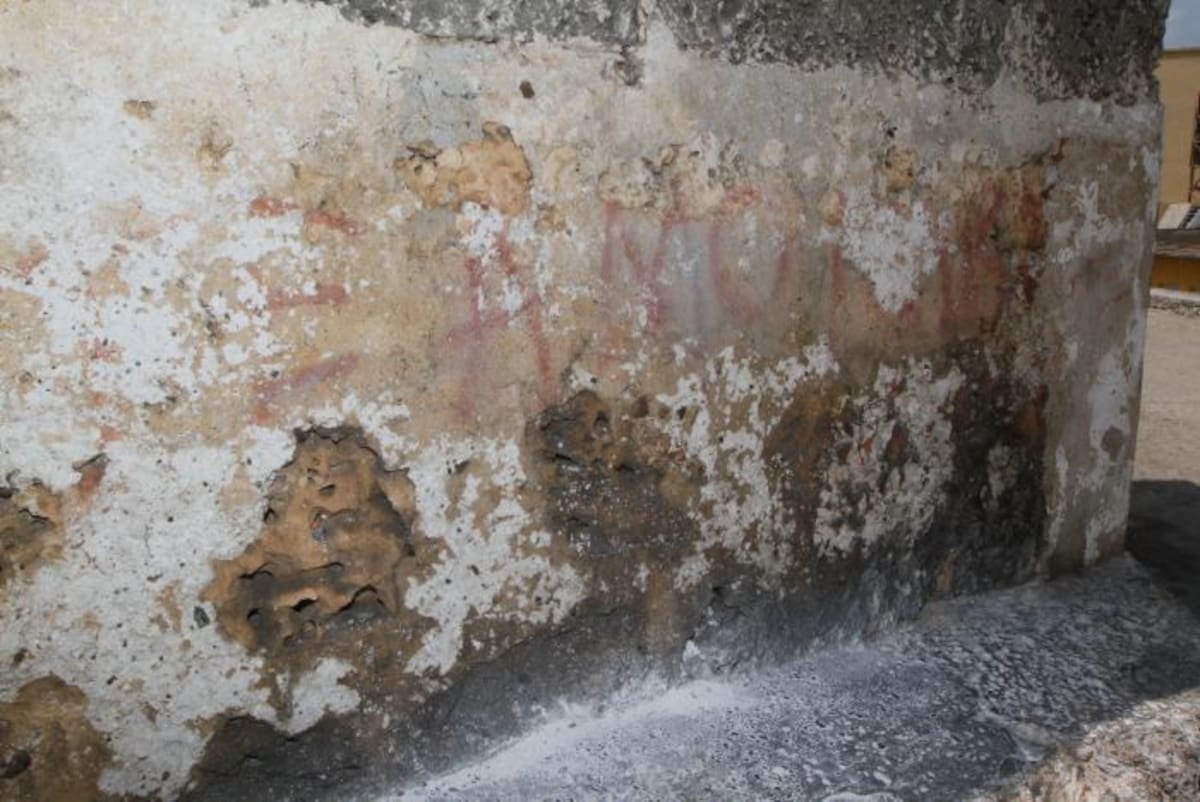 Los rastros de grafitis se pueden observar en algunas paredes de las murallas que rodean San Diego Julio Castaño - El Universal