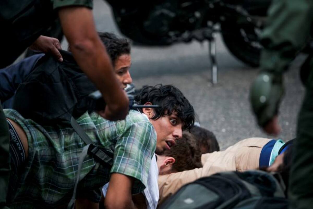 A los funcionarios que incurran en delitos violentos contra los manifestantes les será bloqueada la entrada a Estados Unidos AP Alejandro Cegarra