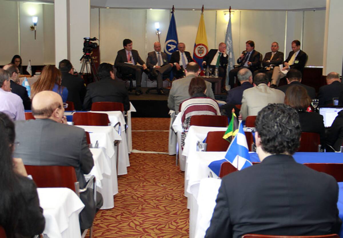 La Comisión Latinoamericana de Aviación Civil se reunió en Bogotá, para estudiar formas de mejorar el servicio a los pasajeros. COLPRENSA