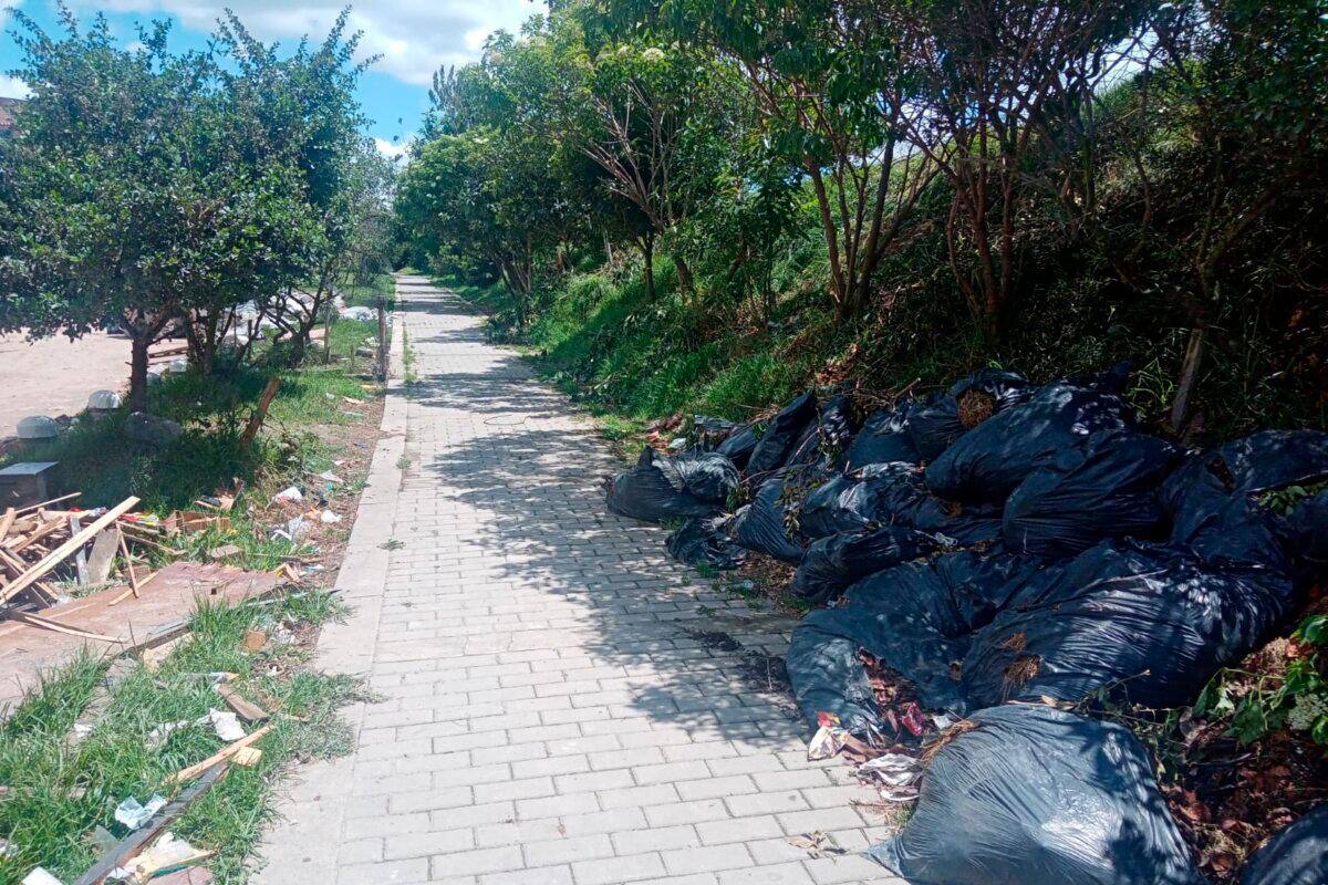 Macabro video del momento que dejaron un cadáver tirado en una acera