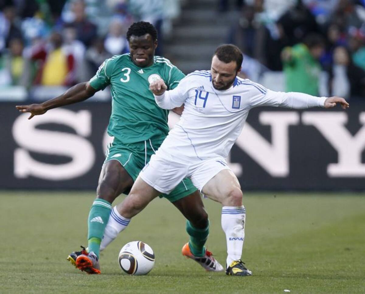 Salpingidis (blanco) dice que no hay favoritos en su grupo, en el Mundial. AFP THOMAS COEX