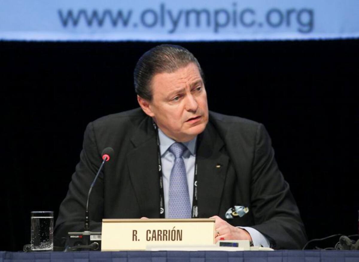 Richard Carrion, un abogado puertorriqueño que preside Comisión de finanzas del COI, aspirará a la presidencia de este organismo. AP