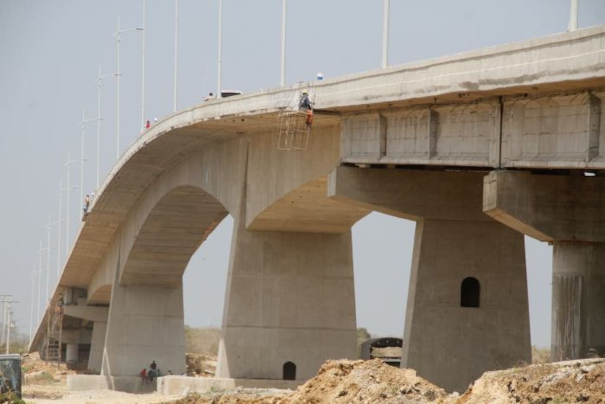 Hasta la una de la tarde se extendió la prueba de resistencia del Puente de la Conectividad. Se espera que antes de Semana Santa se inaugure la estructura. // ÓSCAR DÍAZ- EL UNIVERSAL