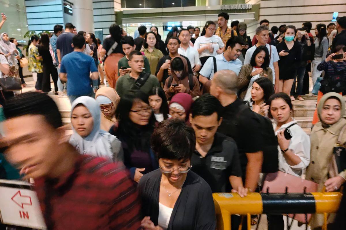 Cuatro muertos y más de 1.000 desplazados por terremoto de 6,9 en Indonesia