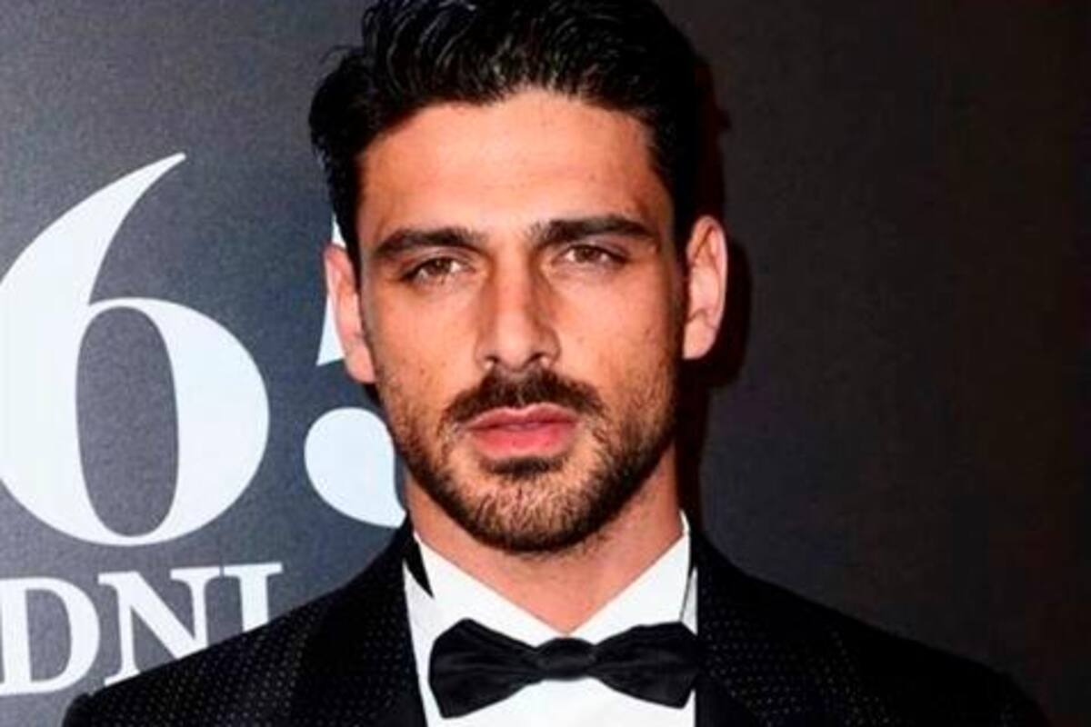 Michele Morrone, el actor italiano que despierta suspiros en cuarentena