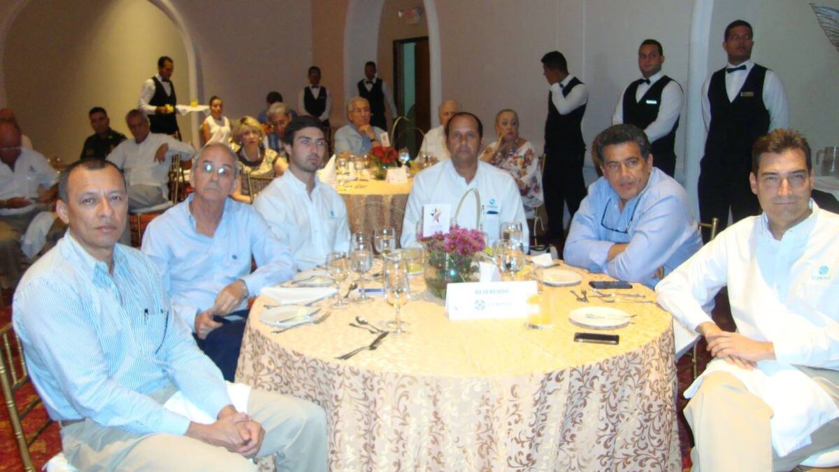 Luis F. Chávez, Rafael Román, Daniel Jaramillo, Luis Goyeneche, Alan Duque y Alejandro Uribe.