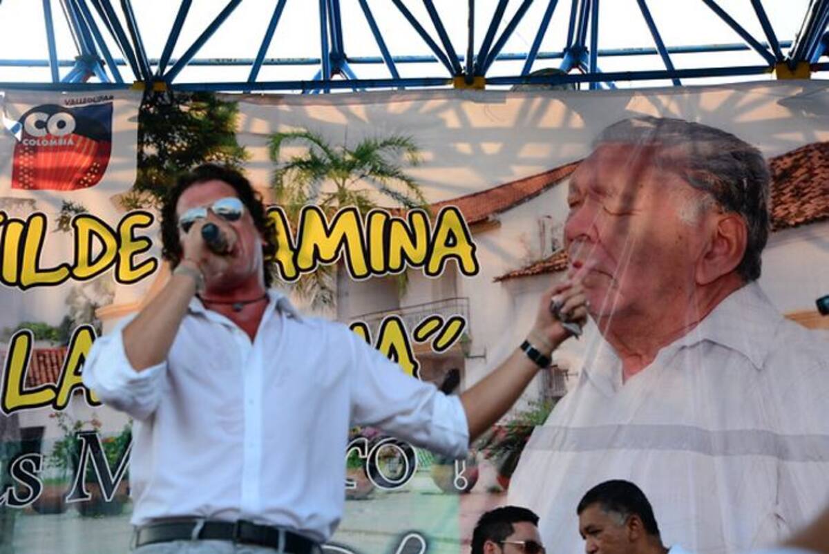 Carlos Vives asistió al sepelio del juglar Leandro Díaz. COLPRENSA