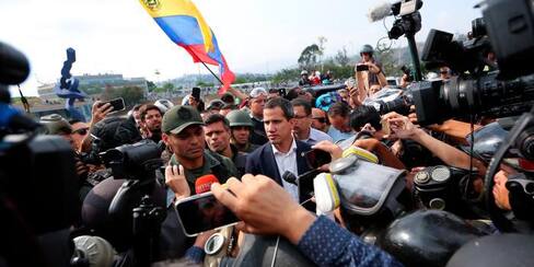 El mundo se pronuncia por levantamiento militar en Venezuela