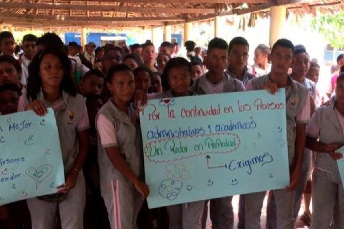 Estudiantes en San Cristóbal se van a paro por falta de docentes