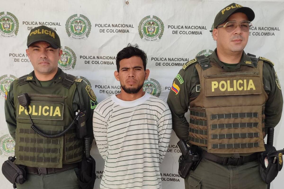 ¡Qué bárbaro! Atacó a su mamá a garrotazos y casi lo linchan: lo capturaron
