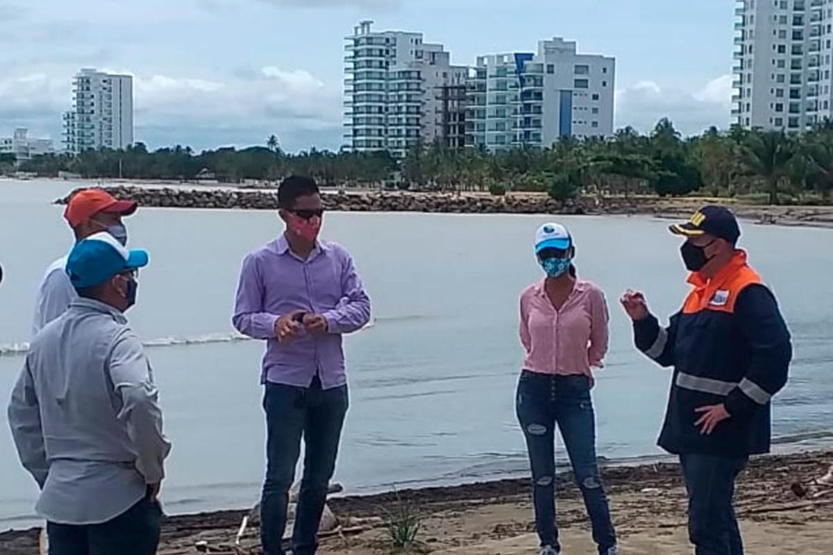 En Coveñas, inspeccionan playa La Coquerita para piloto de reapertura