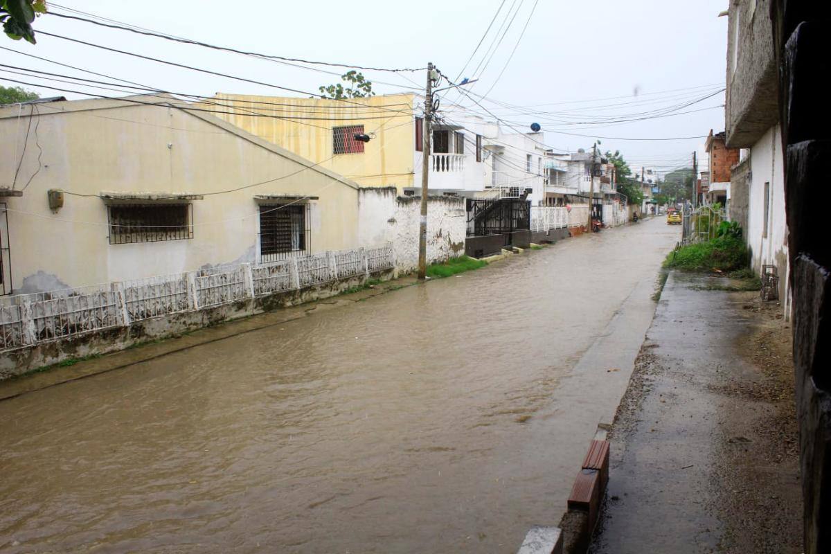 Vista de una calle inundada en San Fernando. //Julio Castaño - El Universal
