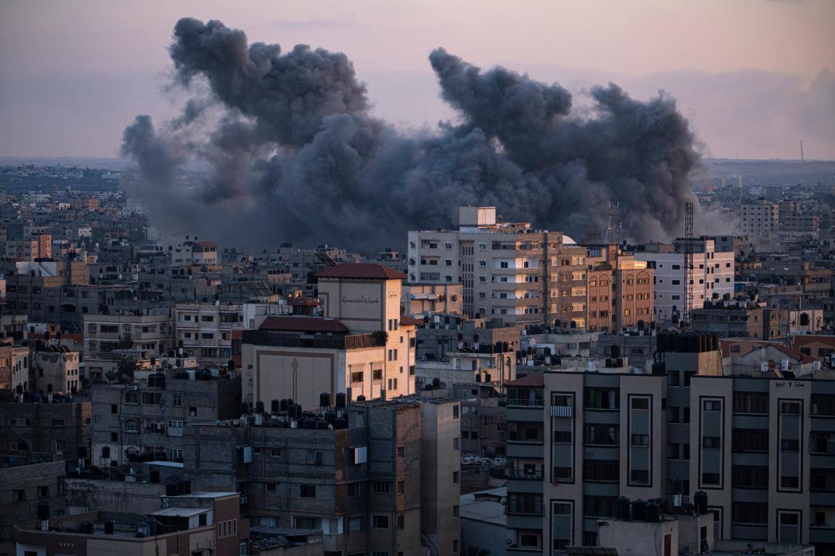 Van más de 2.700 muertos en la guerra entre Israel y Hamás
