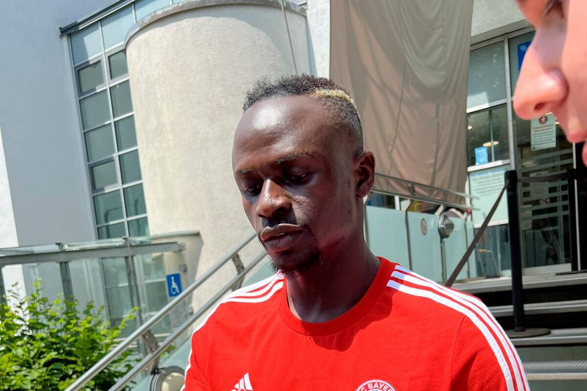 Video: Así fue la llegada de Mané a Alemania para firmar con el Bayern